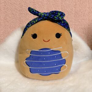 Squishmallows Yam the Pastry 8in